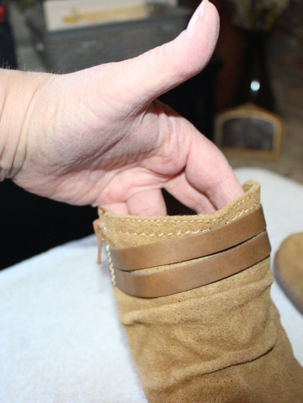 NWOT Earth Origins leather ankle boots. 9 1/2 WIDE NICE!! - Picture 9 of 11